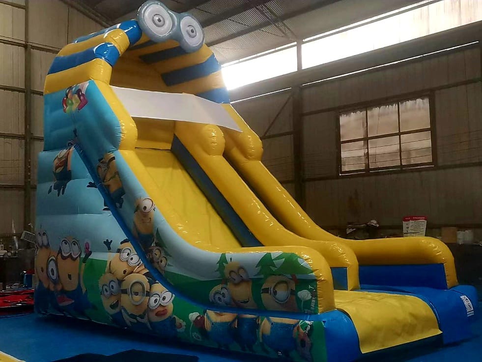 Dmuchaniec z Minionkami